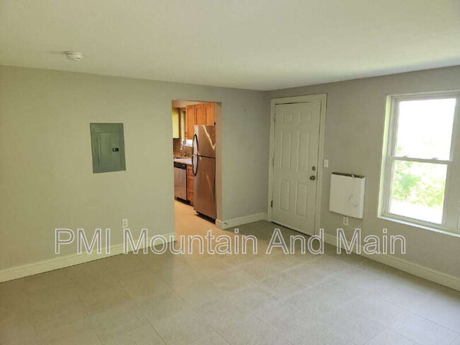 Building Photo - 74 Ebens Cove