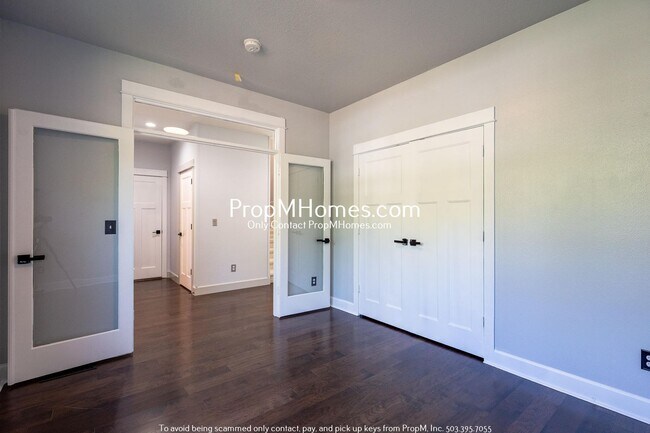 Building Photo - 11774 SE Lincoln Heights St