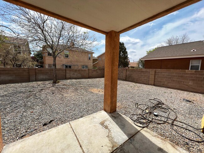 Building Photo - 6612 Piedra Quemada Rd NW