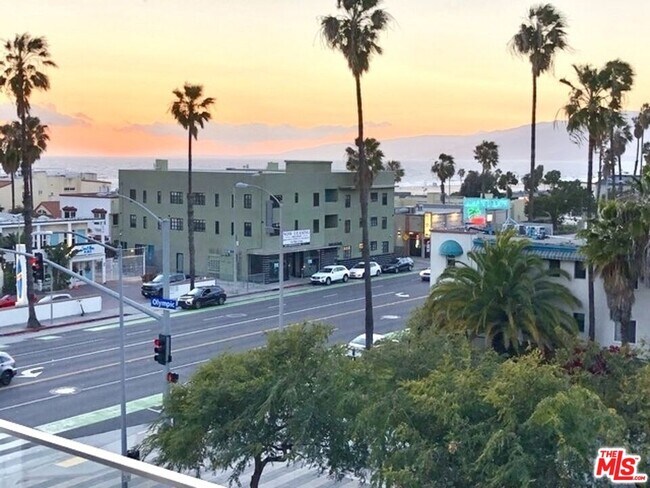 Building Photo - 1705 Ocean Ave