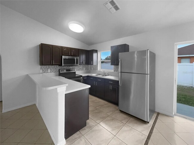 Building Photo - 546 Koala Dr