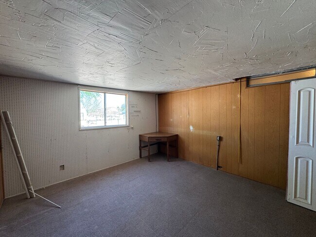 Building Photo - 5119 Mesa Dr