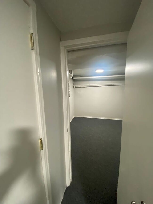 Building Photo - 303 Ivy St