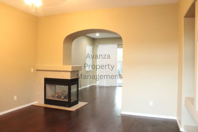 Building Photo - Home for Rent 4071 W. Peach Tree Fresno, CA 93722 Description 3 Bedroom/2 Bath Home in Fresno (Fi...