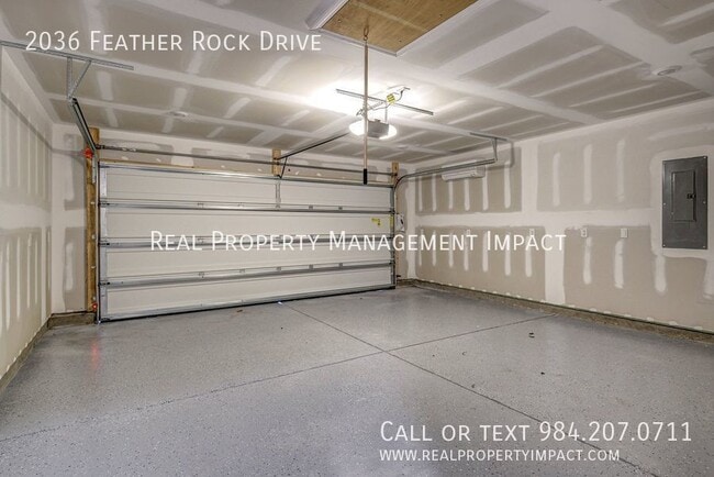 Building Photo - 2036 Feather Rock Dr