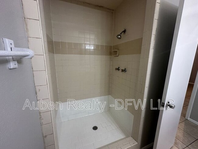 Building Photo - 1021 Vera Ct