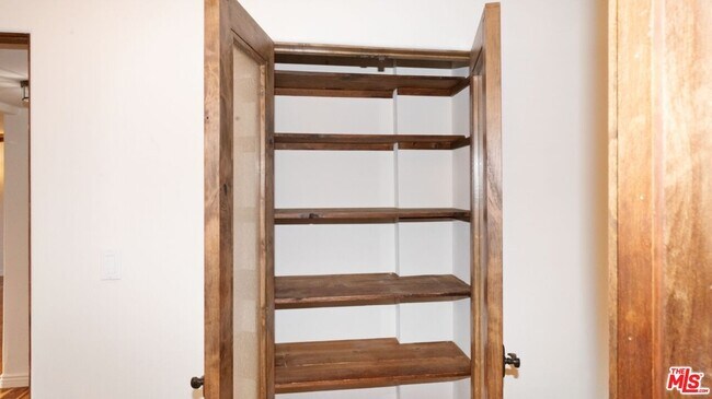 Building Photo - 12841 Landale St