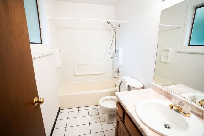 Building Photo - Single Level Home in McKinelyville
