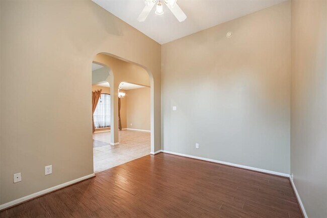 Building Photo - 7726 Trophy Pl Dr