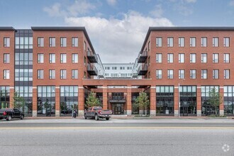 Building Photo - 383 Commercial St