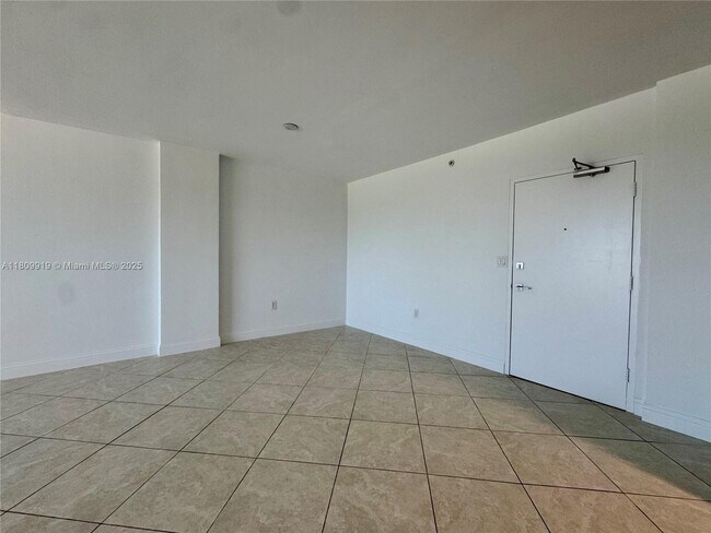 Building Photo - 10275 Collins Ave