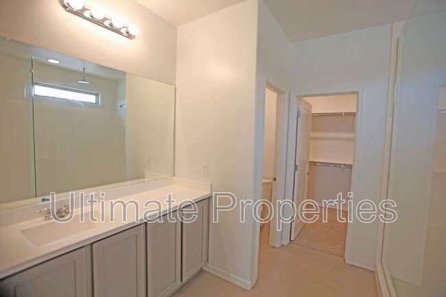 Building Photo - 13251 W Dale Ln