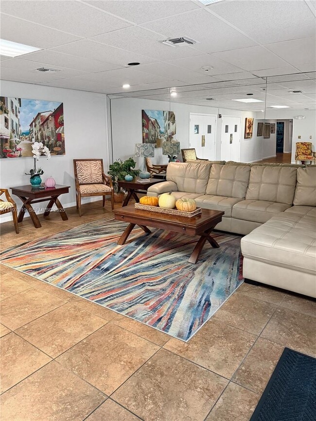 Building Photo - 7897 Golf Cir Dr