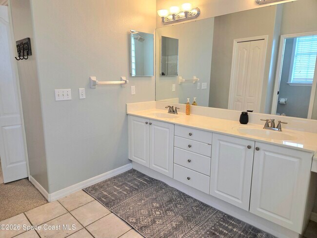 Building Photo - 988 Wildwood Dr