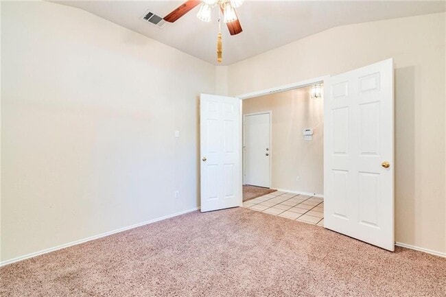 Building Photo - 1307 Dillon Lake Bend