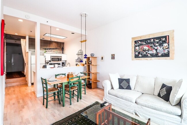 Building Photo - Spacious Jr. 1 Bedroom near Levi's Plaza |...