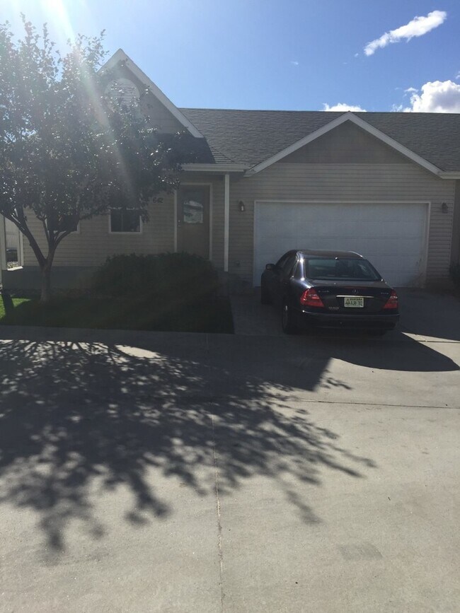 Building Photo - 642 Antelope Cir