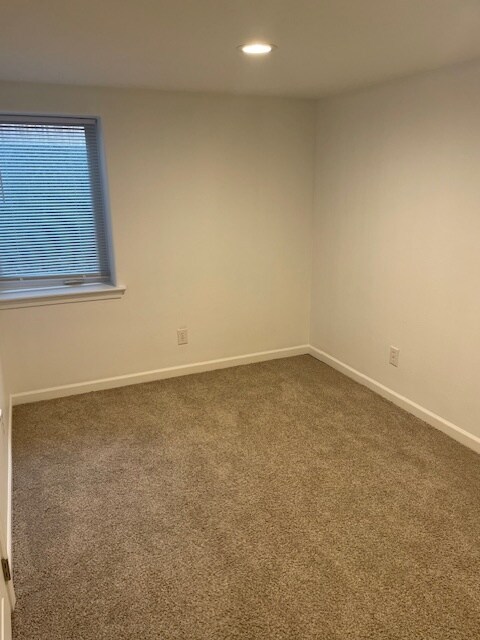 Building Photo - 2217 Elm St