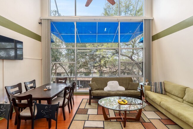 Building Photo - Lofts Oasis #219