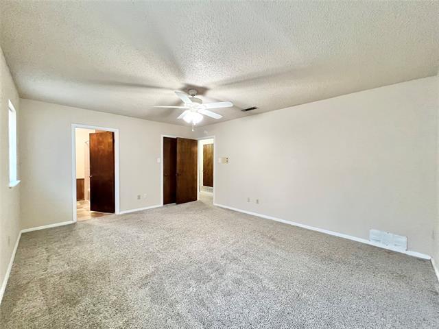 Building Photo - 2804 Canyon Dr