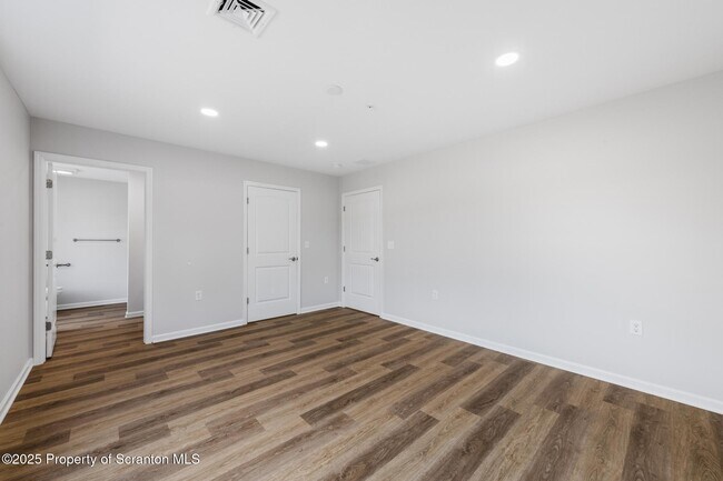 Building Photo - 40 Zackery Way