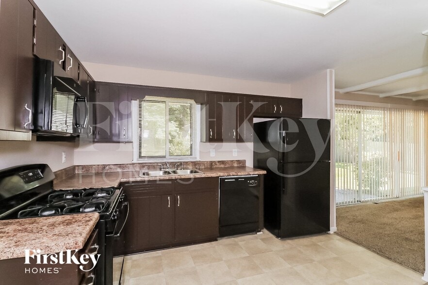 Building Photo - 2932 Tiffany Dr SW