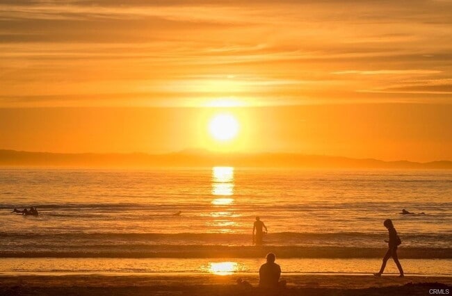 Building Photo - 305 Main St