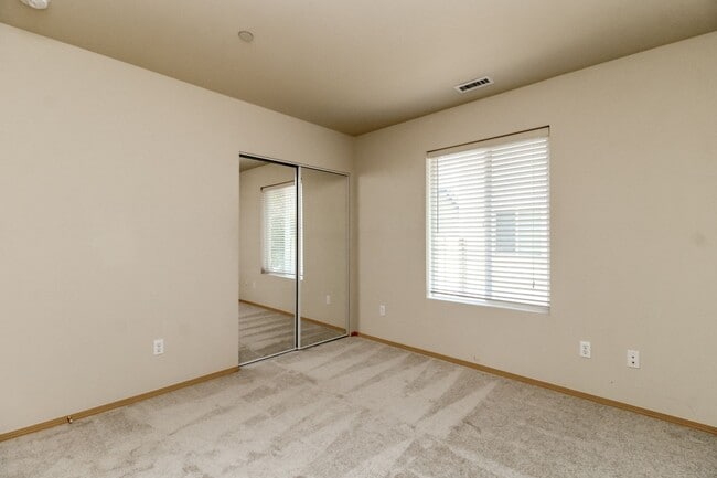 Building Photo - Fantastic DuPont Rambler with AC and Sprinkler System