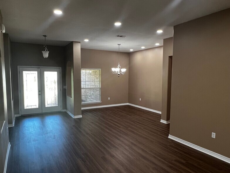Dining Room - 7585 Rexford St