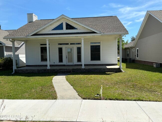 Building Photo - 4031 Oak Forest Dr
