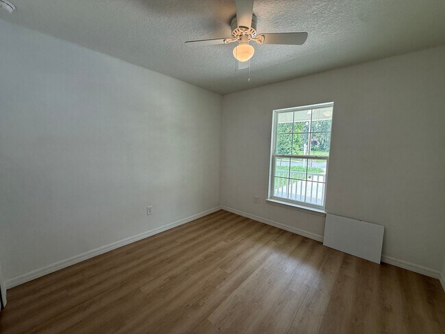 Building Photo - ***COMING SOON *** Modern Open-Concept Home Near I-75 & Downtown Ocala AVAILABLE SEPTEMBER 1