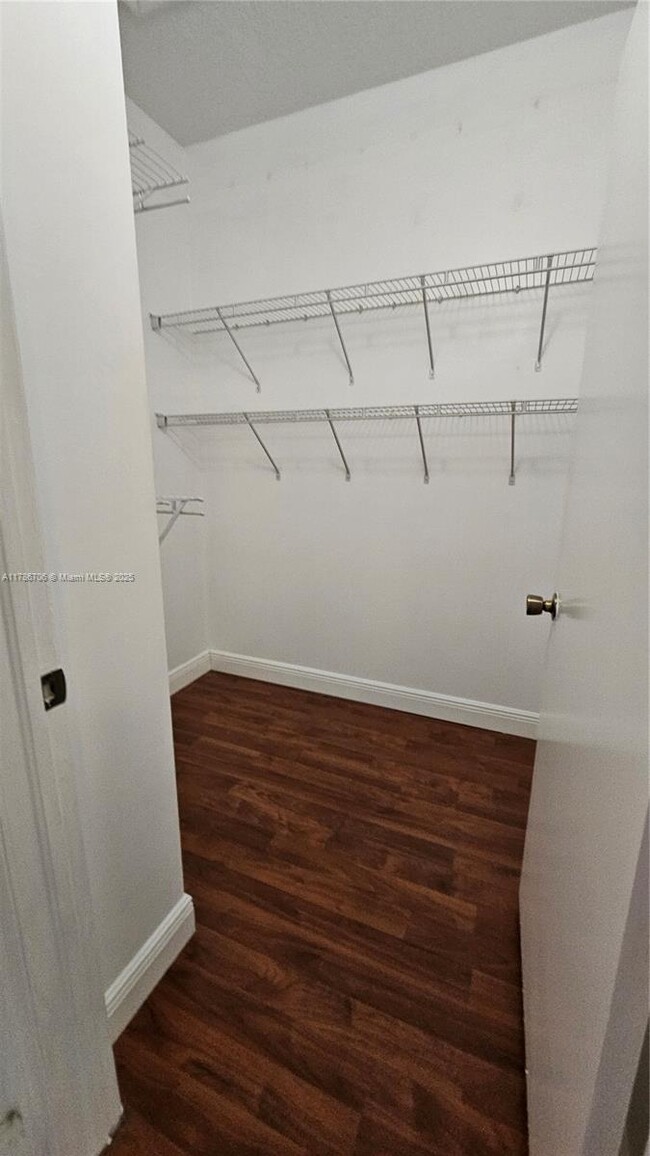 Building Photo - 2255 Anchor Ct