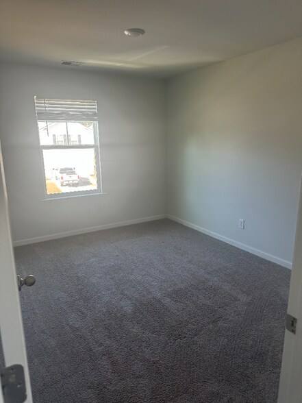 Building Photo - 154 Troupe Dr