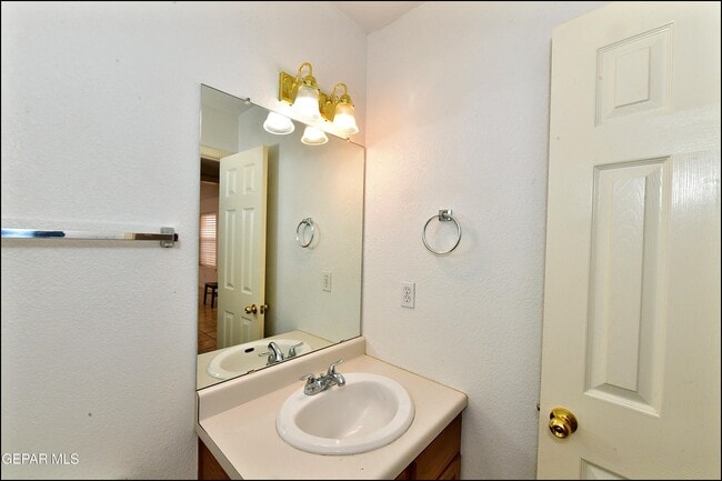 Building Photo - 14101 Koshare Ct
