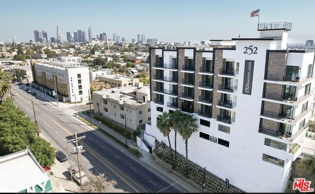Building Photo - 252 N Hoover St