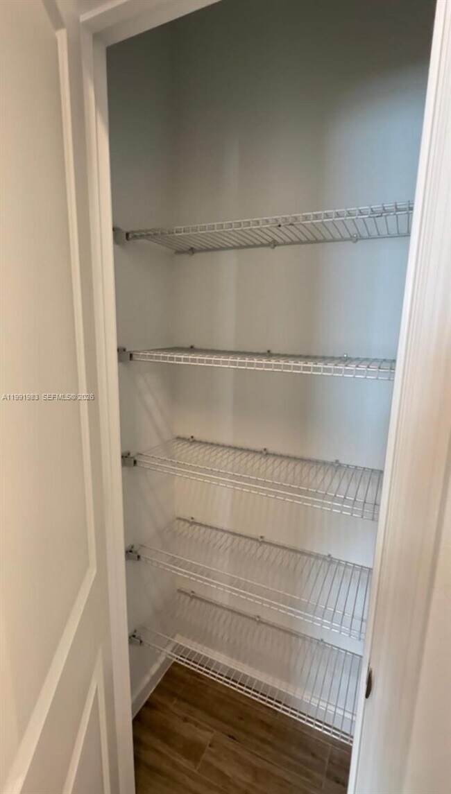 Building Photo - 1034 Chelan Falls Dr