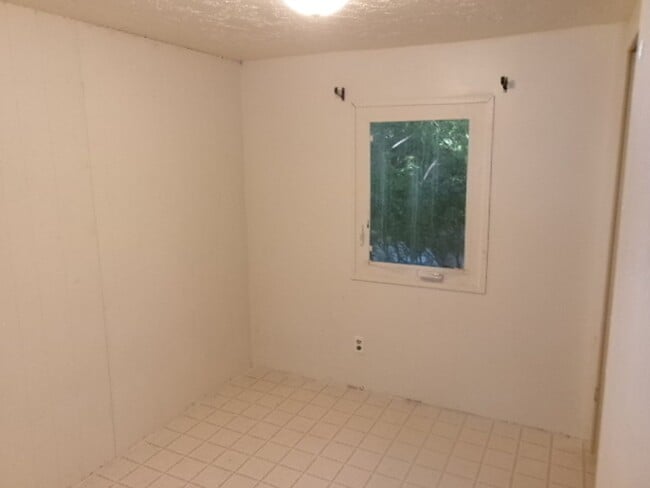 Building Photo - 1321-1323 Five Mile