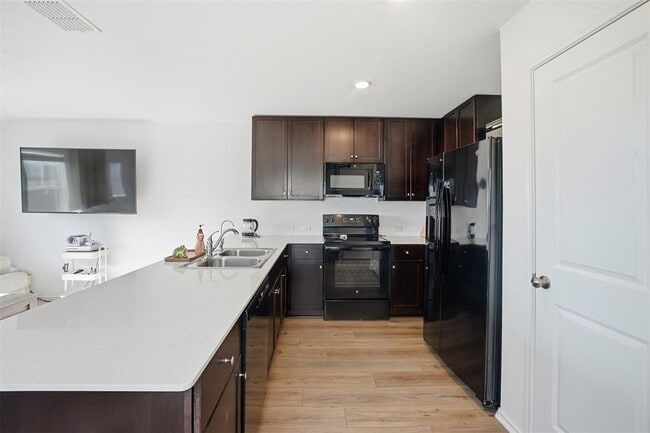 Building Photo - 625 Marty Allen Lp