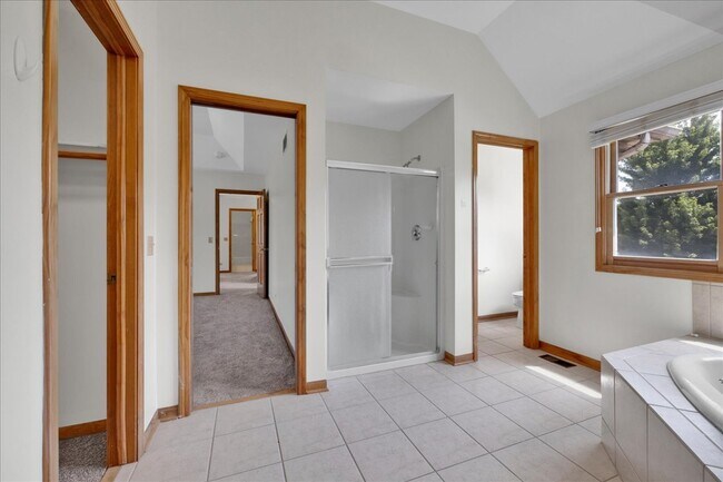 Building Photo - 24963 Heritage Oaks Dr