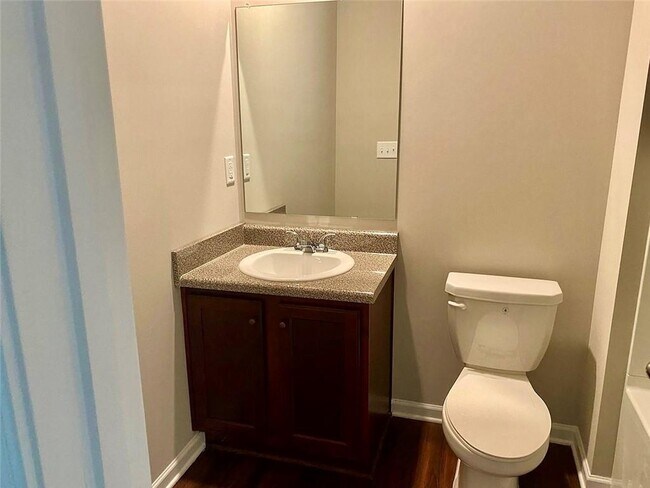 Building Photo - 537 Ruths Dr