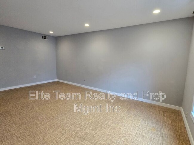 Building Photo - 3722 Park Rd