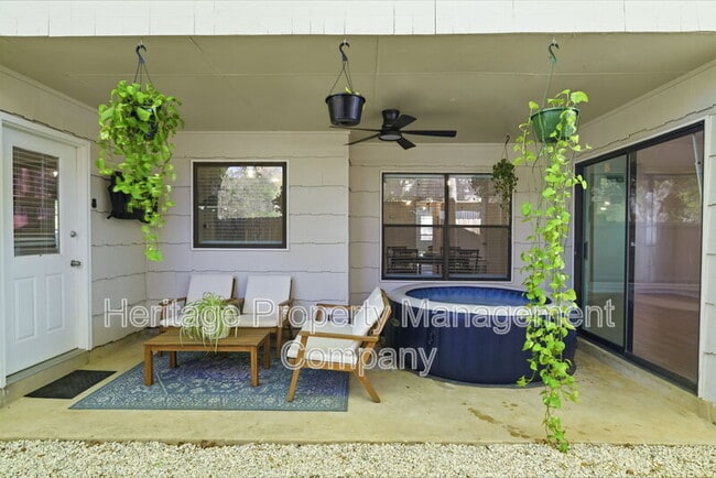 Building Photo - 13402 Langtry St