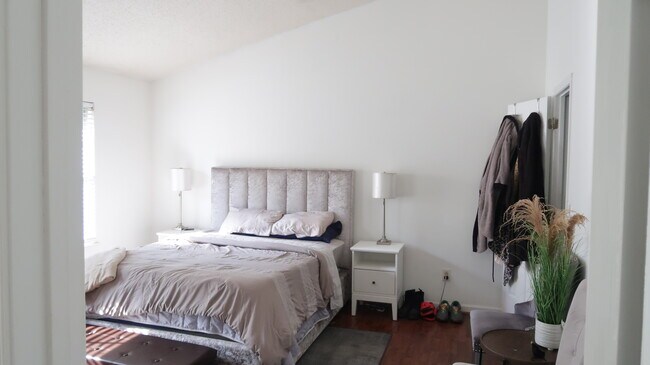 Building Photo - 3811 Armitage Dr