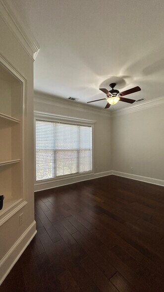 Building Photo - 389 Chastain Cir