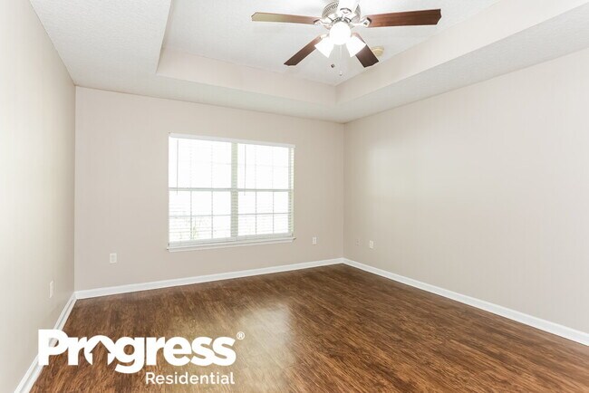 Building Photo - 667 Bonaparte Dr