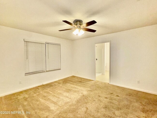 Building Photo - 8709 Lake George Cir E