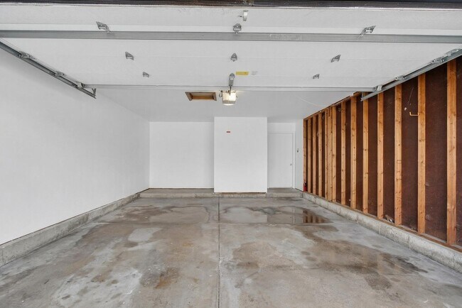 Building Photo - 2301 Providence Ct