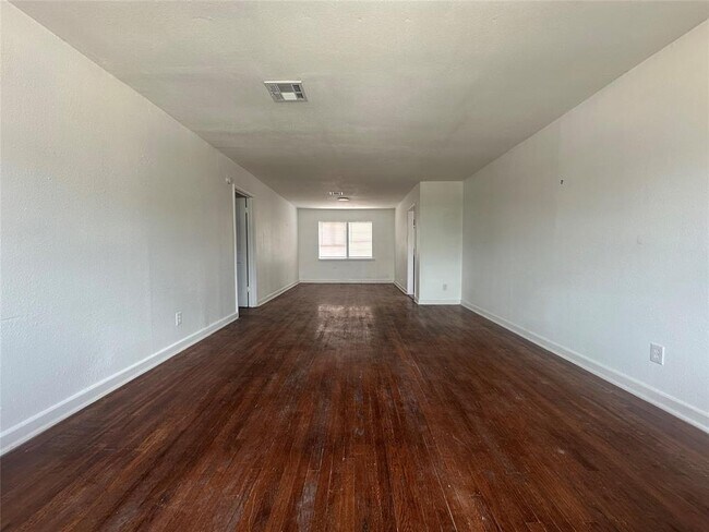 Building Photo - 3444 Blodgett St