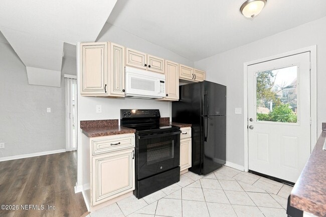 Building Photo - 6856 Camelot Rd