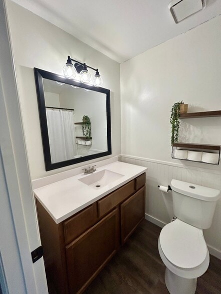 Building Photo - 318 Somerset Dr